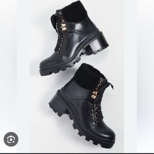 NIB $859 Alice + Olivia Hettie Black Sherpa Combat Boots Sz 10